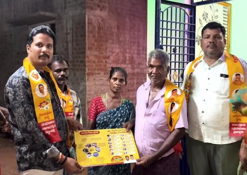 చిత్తూరు ఎమ్మెల్యే గురజాల జగన్ మోహన్ అభివృద్ధి పనులు.. ప్రతి గడపకు చేరవేత...12వ డివిజన్ ఇంచార్జి గోపీనాథ్..!