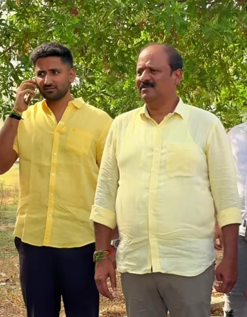 పెద్దాయనకు ఇన్నాళ్లు గౌరవం ఇచ్చిన గడపలు... ఇప్పుడు కొడుకు జస్వంత్‌కు స్వాగతం పలుకుతున్నాయి. ఇది వారసత్వం కాదు... కొత్త రాజకీయ అడుగుకు సంకేతం!